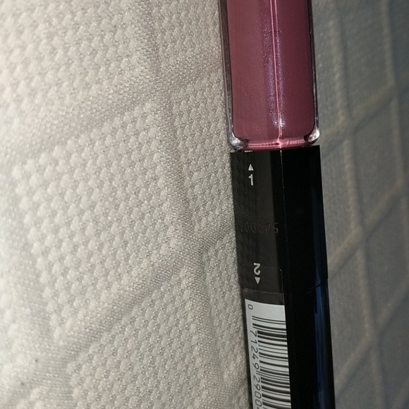 12hr Stain Lilac Lip Gloss - Picture 4 of 4